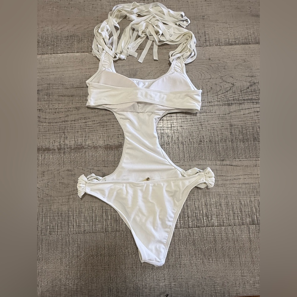 Forever21 White Cut-Out Bathing Suit with Tassle Details Size Small - Picture 4 of 9